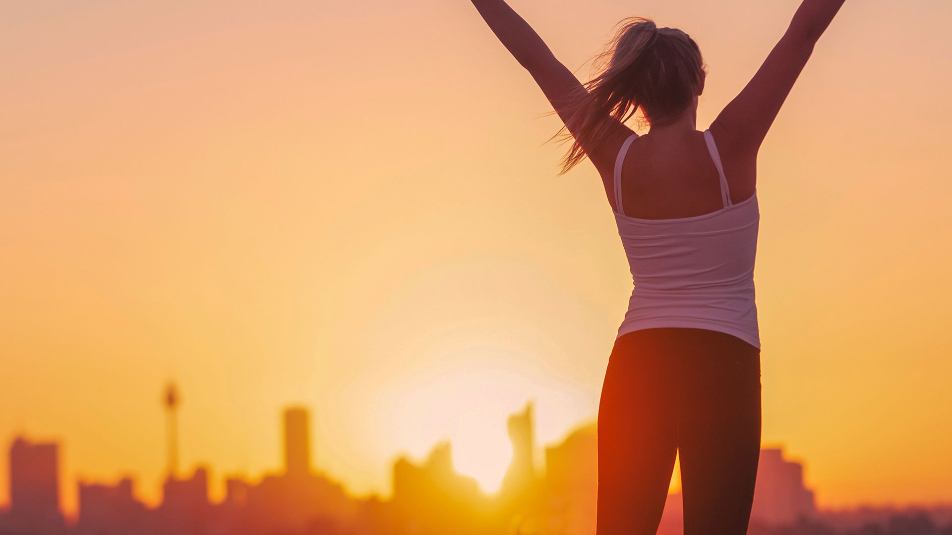 LP-Woman-city-horizon